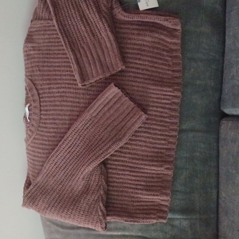 A brand new Arizona Jean Company brown sweater.